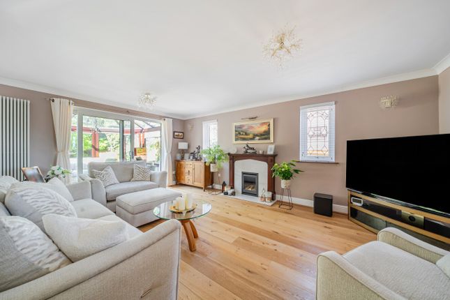 5, Cherry Tree Close, West Sussex photo 3