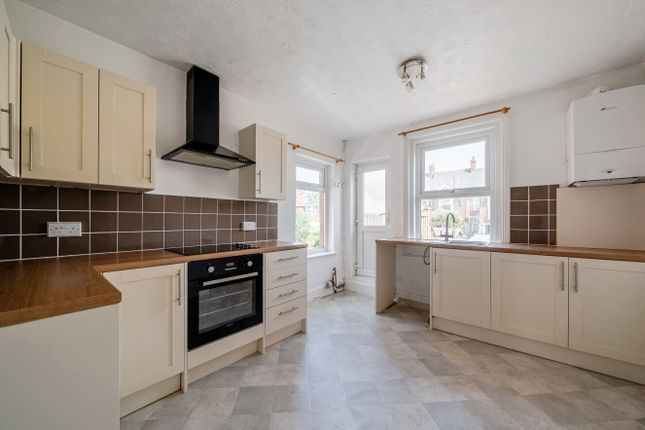 Lyndhurst Road, Devon photo 2