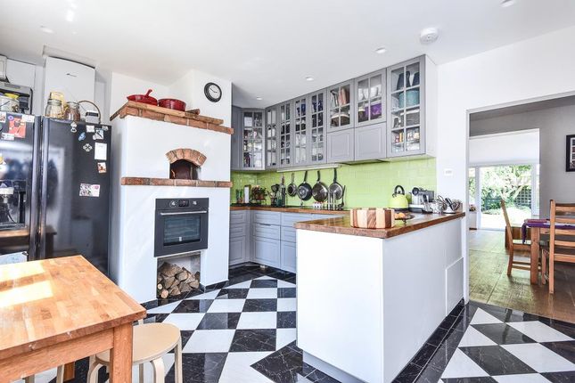 4 bed terraced house for sale in Richmond, London TW10