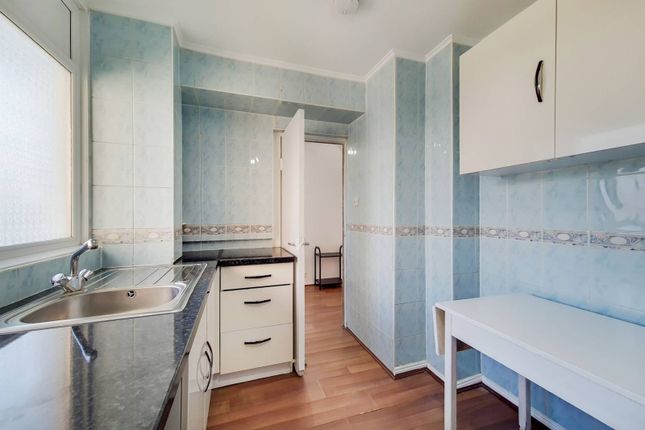 Maisonette for sale in Cable Street, Tower Hamlets, London