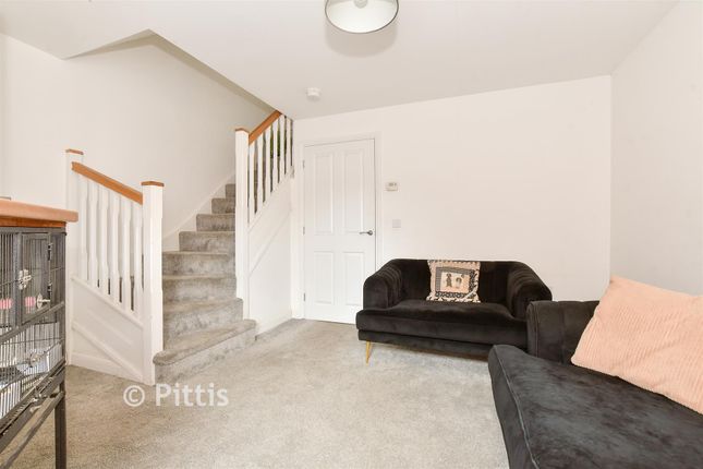 27, Wintergreen Gardens, Newport photo 4