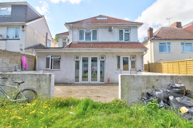 Detached house for sale in Halfway Avenue, Luton