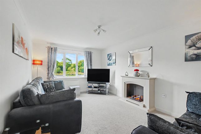 18, Wash Meadow Close, Derbyshire photo 3