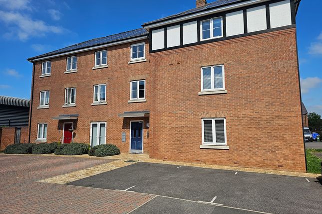 2-bed flat on 117, Chappell Close, Aylesbury, £200,000