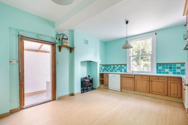 Property to rent in Hawes Road, Bromley