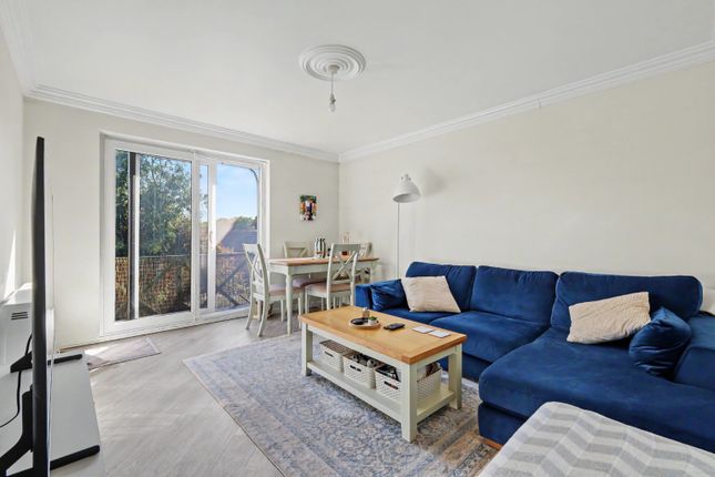 3, Church Mews, Basildon photo 2