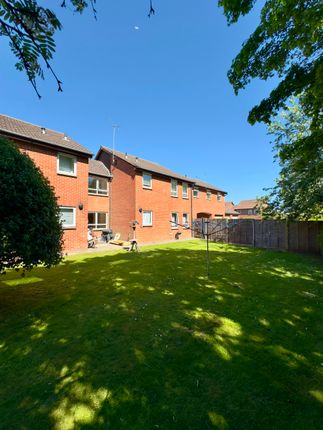 20 Meadow Close, Aylesbury photo 5