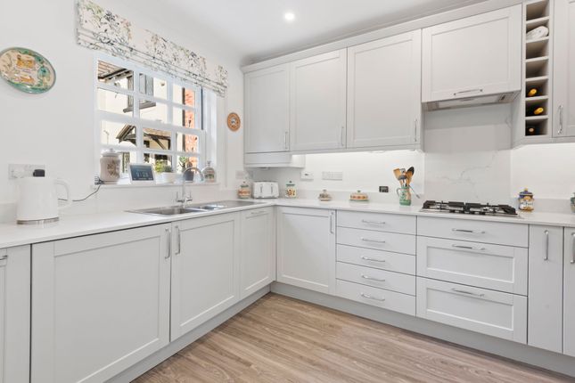 7 Village Mews, Prestbury photo 2