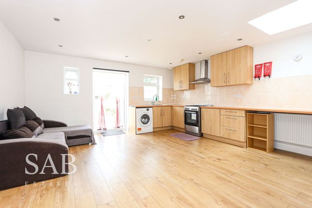 55 Rutland Road, Southall photo 4