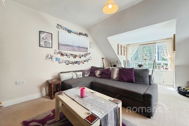 Flat 9, Doveton House, Frimley photo 2