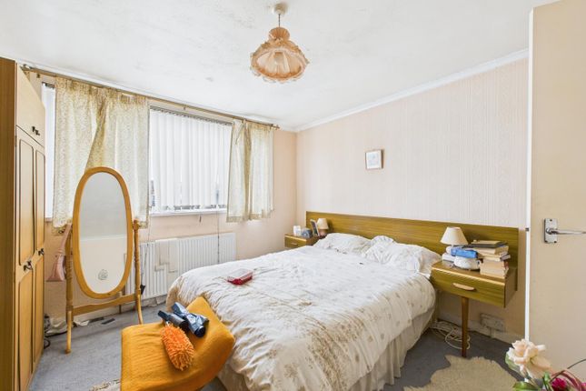 14, Alyson Way, Bridgend photo 3