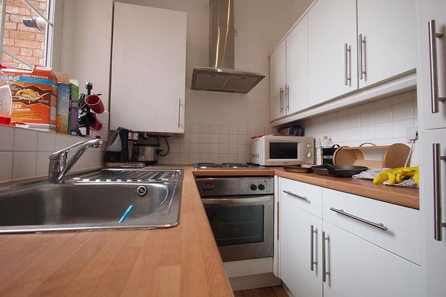 Room C, Flat 2, 54 Bakers Mews, Worcester photo 4