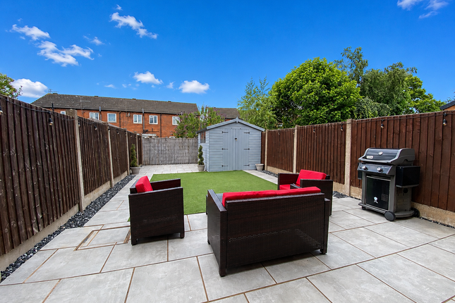 26 St. Matthews Close, Crewe photo 3