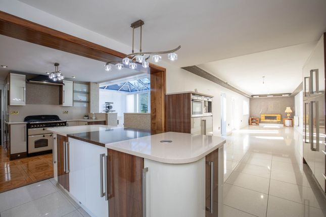 169 Victoria Road, Port Talbot photo 4