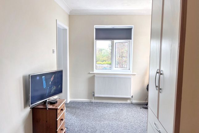 2, Shaftesbury  Avenue, West Sussex photo 2