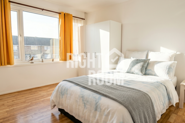 Room 2, 17 Trussell Close, Winchester photo 4