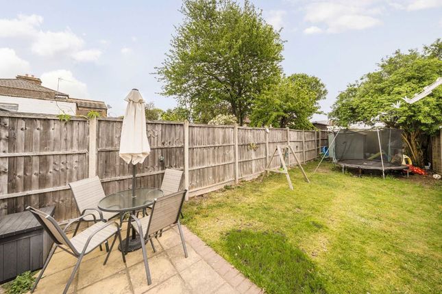 39, Swan Road, Feltham photo 4