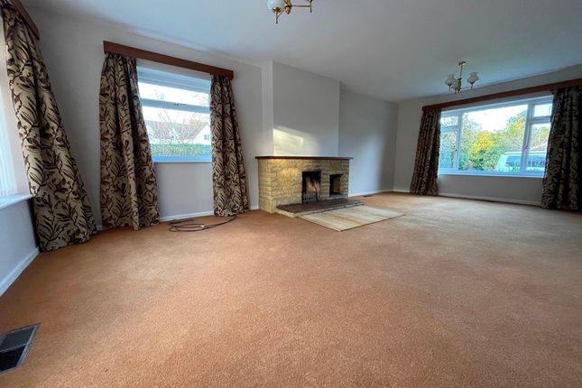 Detached house to rent in Rectory Close, Harvington, Evesham