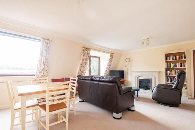 10, Chestnut Court, Leyland photo 4