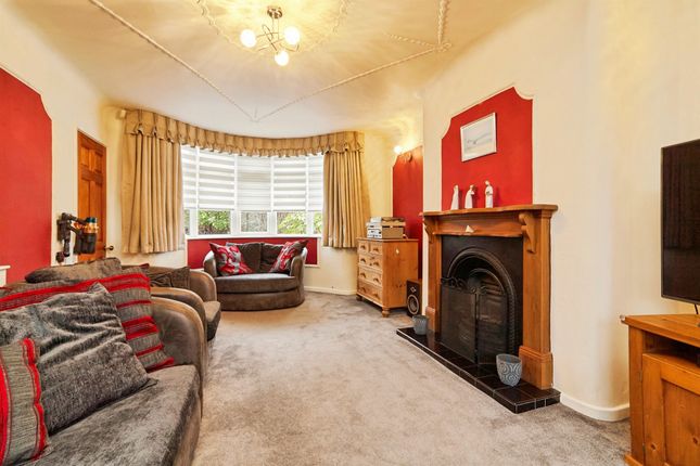 27, Allerton Grange Vale, Leeds photo 2