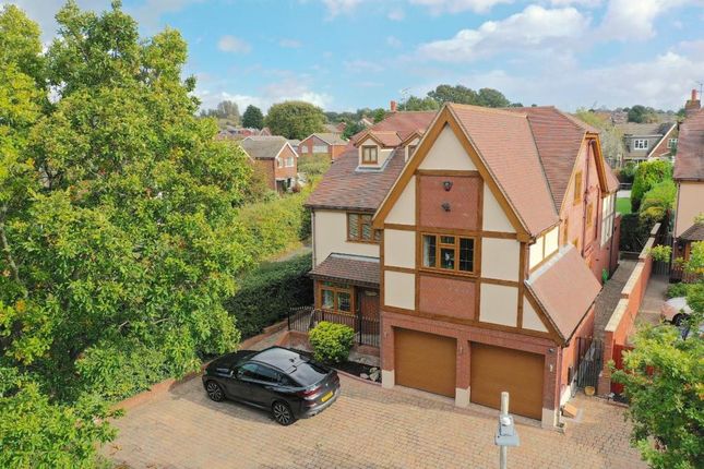 Thumbnail Detached house for sale in Tye Common Road, Billericay