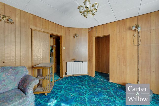 22, Dorothy Gardens, Dagenham photo 4