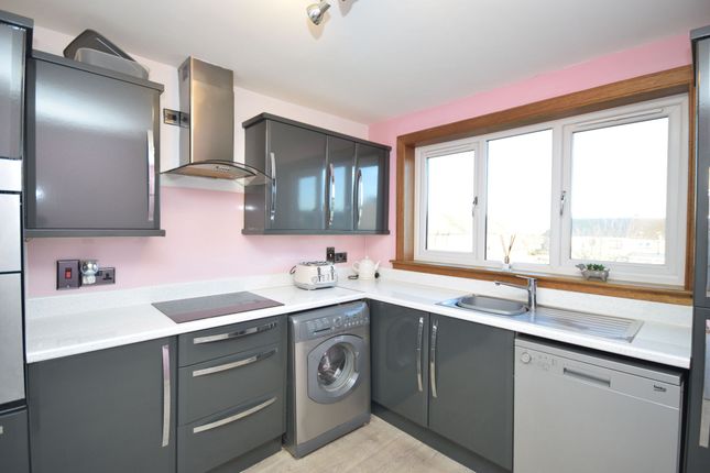 25 Lady Nina Square, Glenrothes photo 4