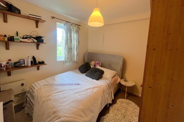 Flat to rent in Bradfield Close, Burpham, Guildford