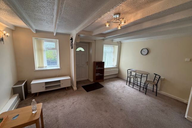 30, Ammanford photo 4