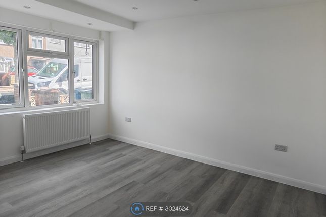 Whitby Road, Harrow photo 5