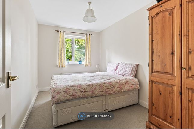 Delfont Close, Maidenbower, Crawley photo 4