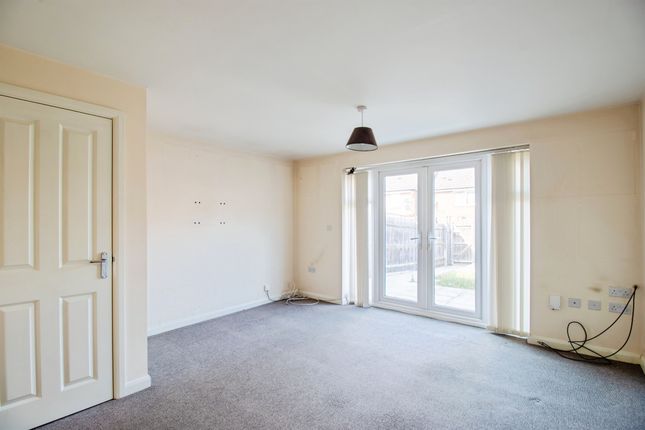 16, Lauras Walk, Coventry photo 2