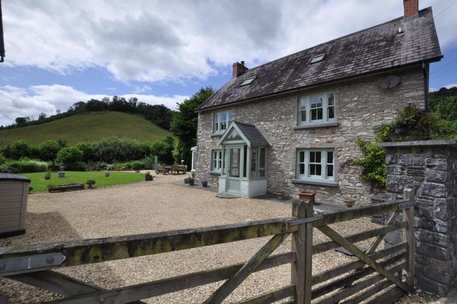 Stunning Double-Fronted Country Home With Beautifu