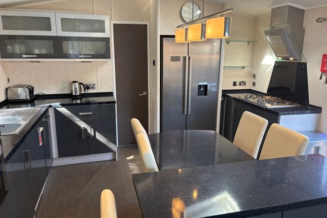 27 Woodlands View, Edgeley Holiday Park, Guildford photo 5