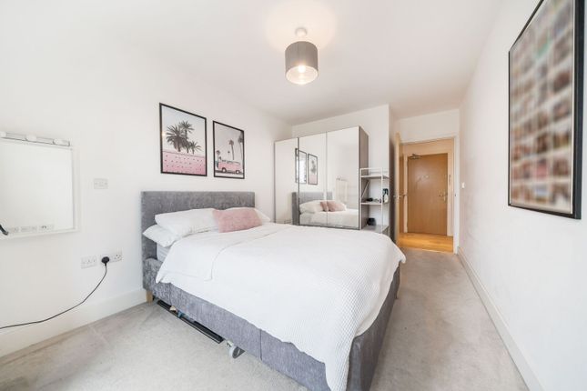 Cavendish Road, Colliers Wood photo 4