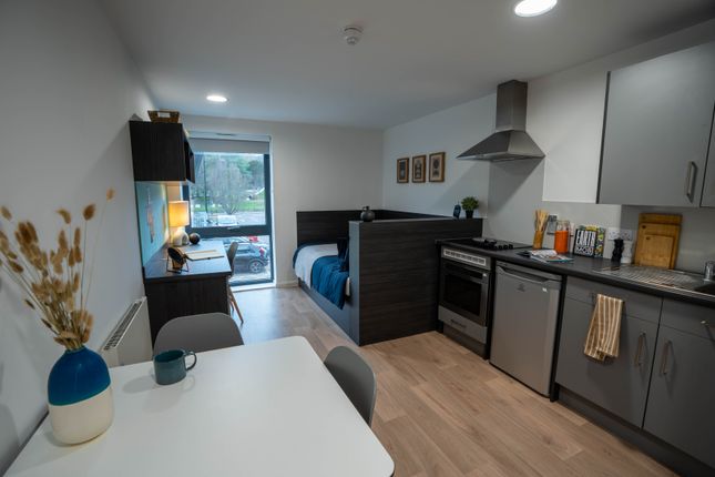 Flat to rent in Midland Road, Bath