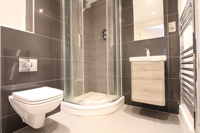 Flat 72, Premier House, Edgware photo 5