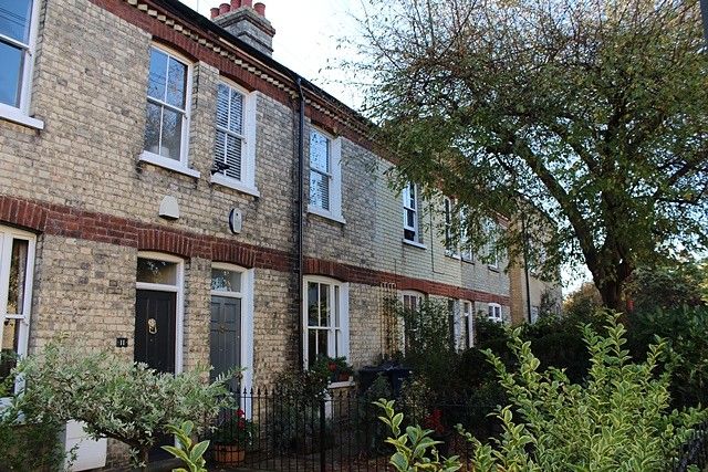 Terraced house to rent in Pye Terrace, Chesterton, Cambridge