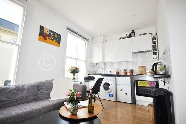 Thumbnail Flat to rent in Corinne Road, London