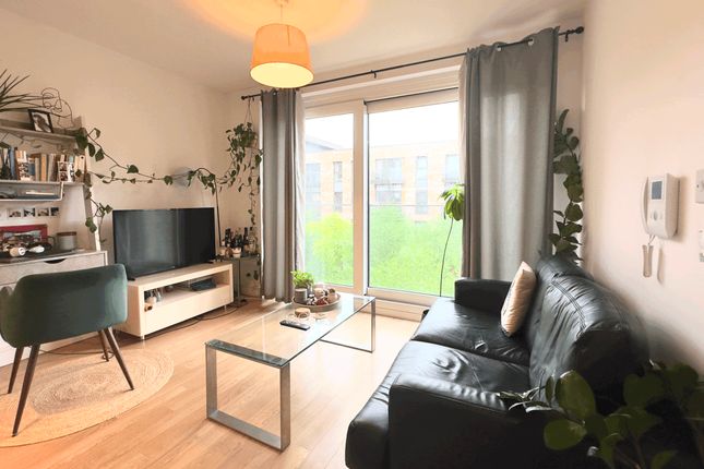 Thumbnail Studio to rent in Copenhagen Court, Surrey Quays