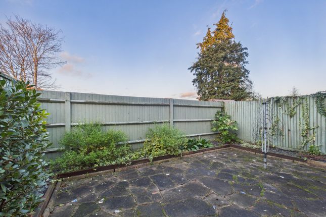 19, Wolsey Road, Surrey photo 3