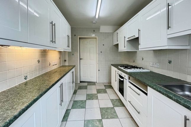 17, Kimble Close, West Midlands photo 2