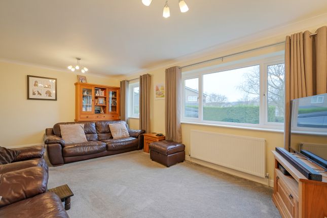 34, Eskdale Close, Dronfield photo 3