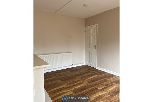 Willis Close, Epsom photo 5