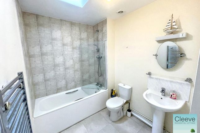 Flat 2, Maxwell Place, Bishops Cleeve, Cheltenham photo 4