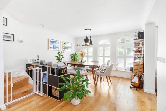 Thumbnail Terraced house for sale in Leigh Road, London