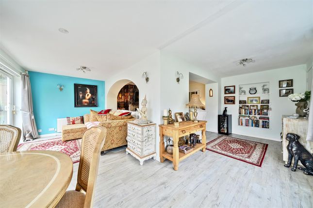 Magnolia Cottage, 2 Wyke Oliver Road, Weymouth photo 2