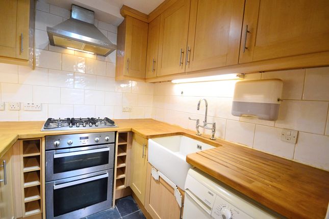 Flat to rent in Sterling Gardens, New Cross