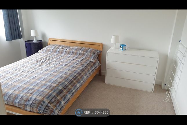 Flat, Pullman Court Streatham Hill, London photo 4