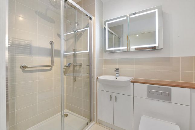 28 Mountbatten House, Hempstead Road, Hemel Hempstead photo 5